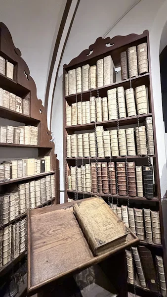 Biblioteka łańcuchowa w Oleśnicy